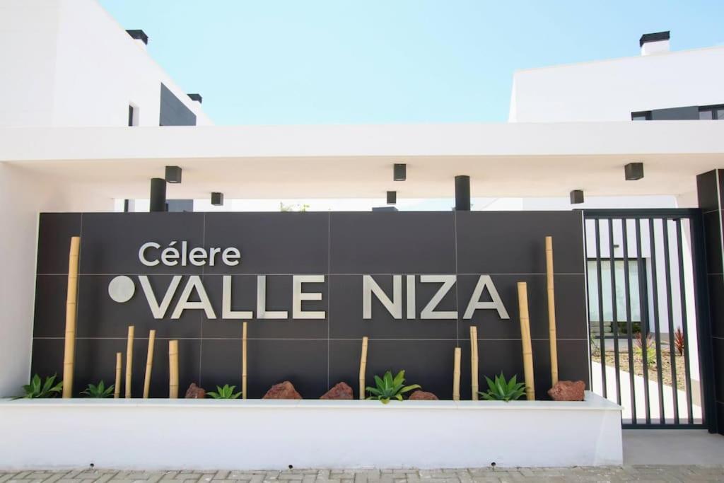 Apartamento Playa Valle Niza Малага Экстерьер фото